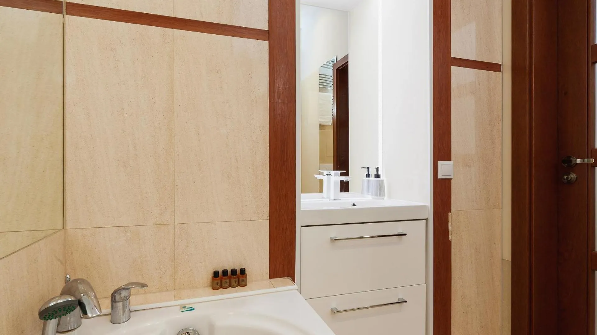Main Square Apartment - Private Parking - Sw Krzyza 16 Krakow Poland