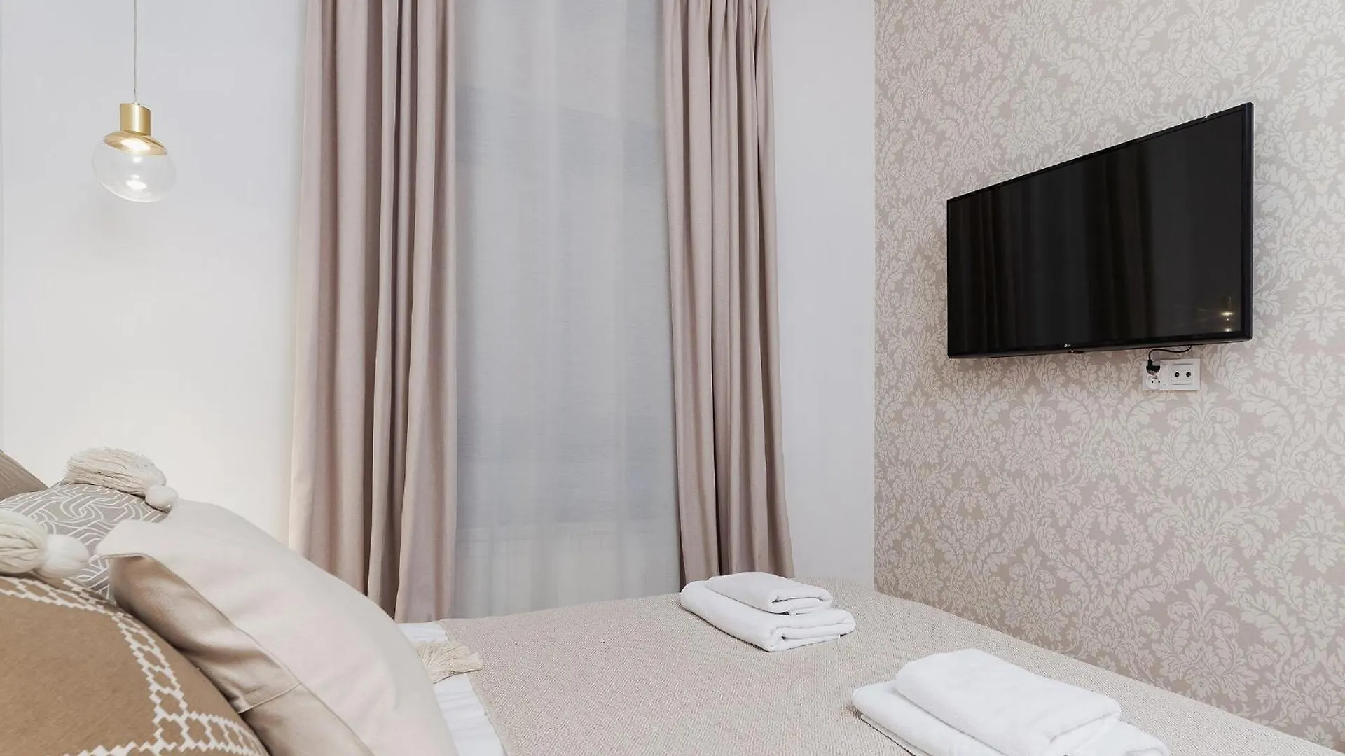 Main Square Apartment - Private Parking - Sw Krzyza 16 Krakow
