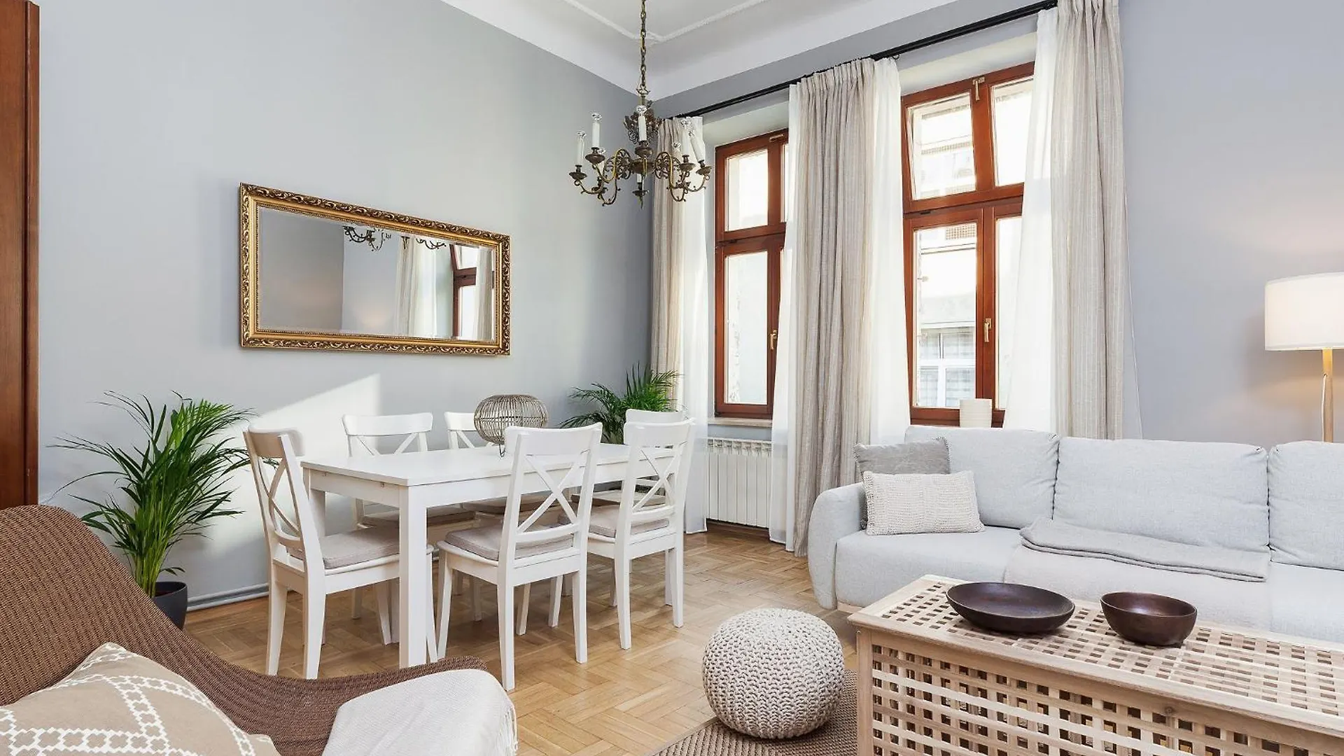 Main Square Apartment - Private Parking - Sw Krzyza 16 location